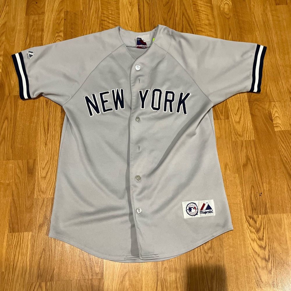New York Yankees Baseball Jersey by Majestic Mens Size: Medium